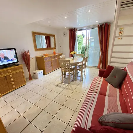 Pavillon Climatise Avec Piscine, Proche Plage, 2 - Fr-1-781-81 Holiday home *